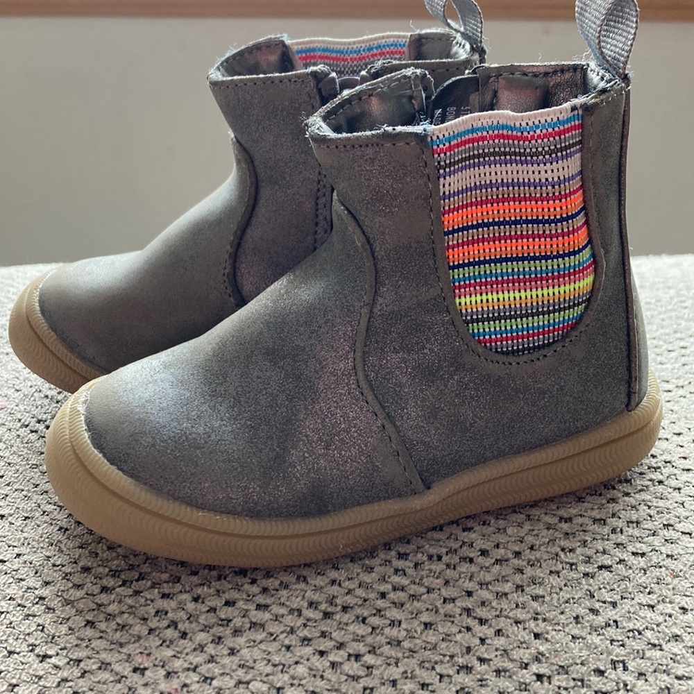 Cat & Jack Rainbow Boots 🌈